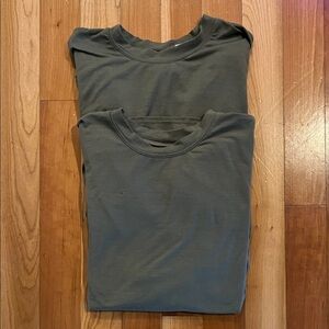 Bundle of Two Men's Olive Green Vintage T-Shirts